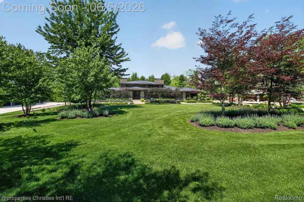22635 Evergreen Court Novi City MI 48374