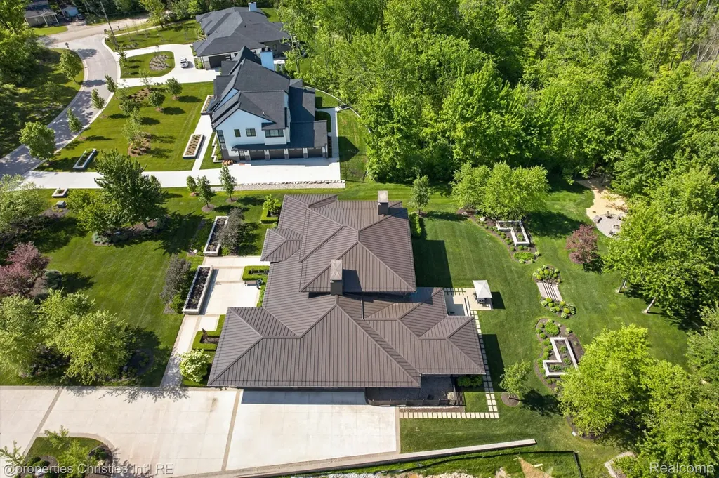 22635 Evergreen Court Novi City MI 48374