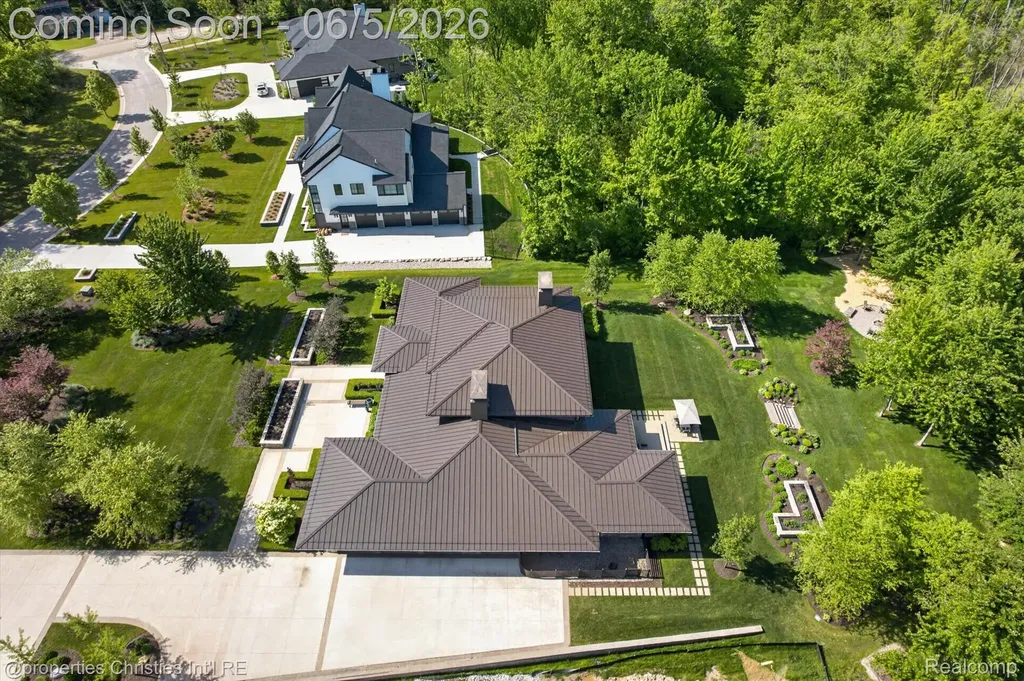 22635 Evergreen Court Novi City MI 48374