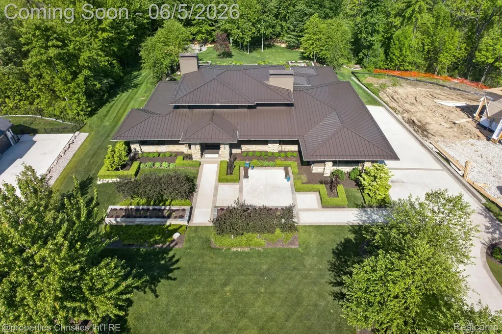 22635 Evergreen Court Novi City MI 48374