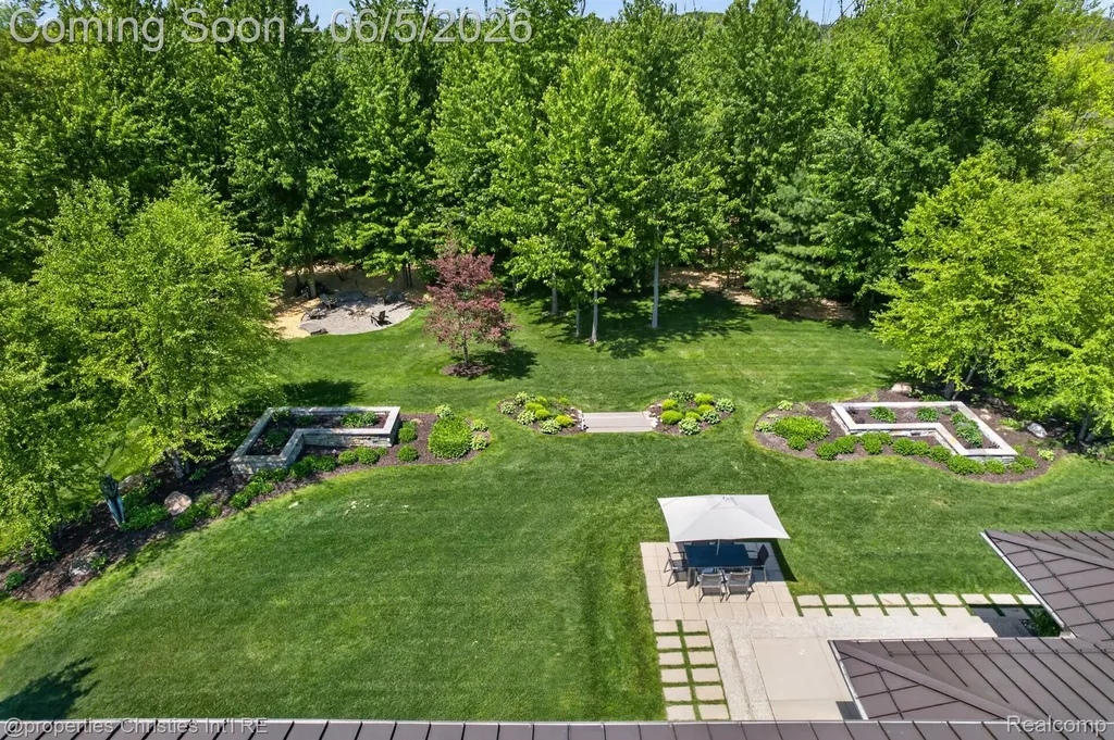 22635 Evergreen Court Novi City MI 48374