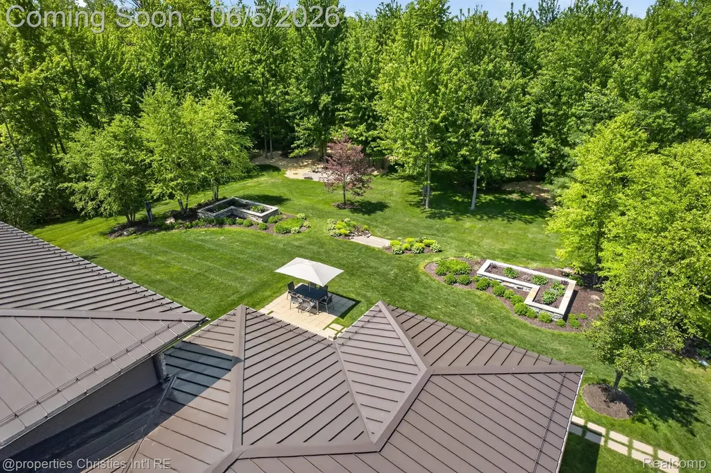 22635 Evergreen Court Novi City MI 48374