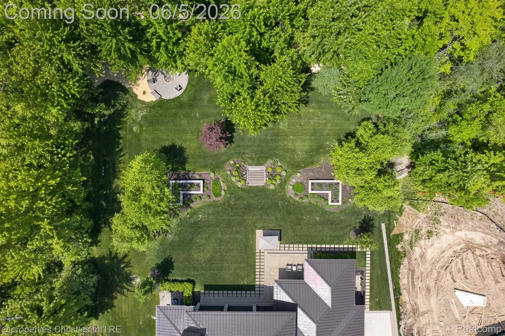 22635 Evergreen Court Novi City MI 48374
