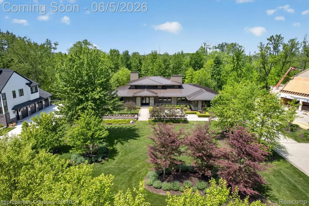 22635 Evergreen Court Novi City MI 48374
