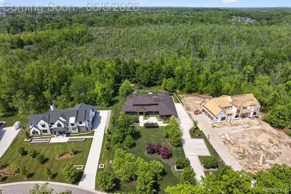 22635 Evergreen Court Novi City MI 48374