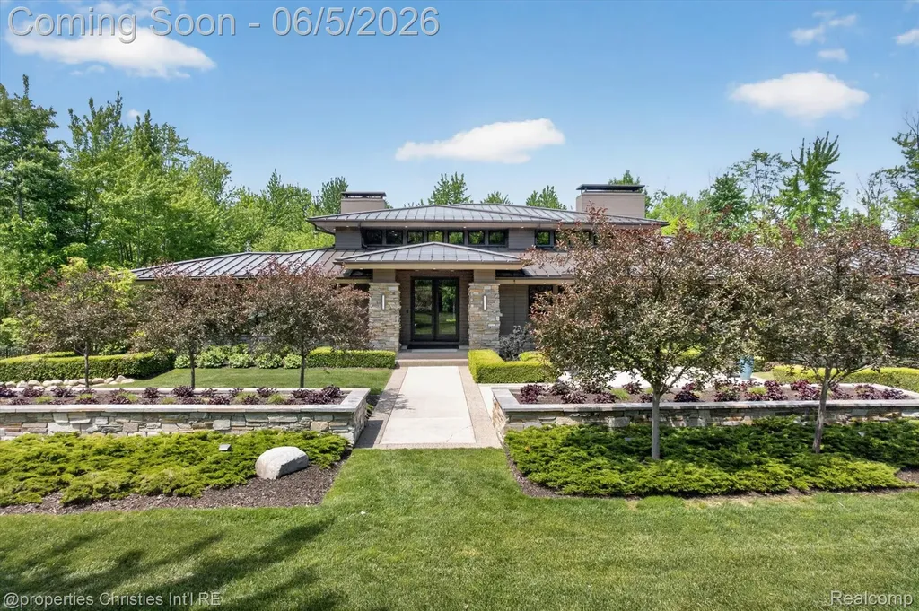 22635 Evergreen Court Novi City MI 48374