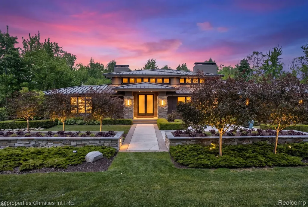 22635 Evergreen Court Novi City MI 48374