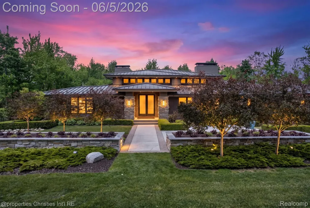 22635 Evergreen Court Novi City MI 48374