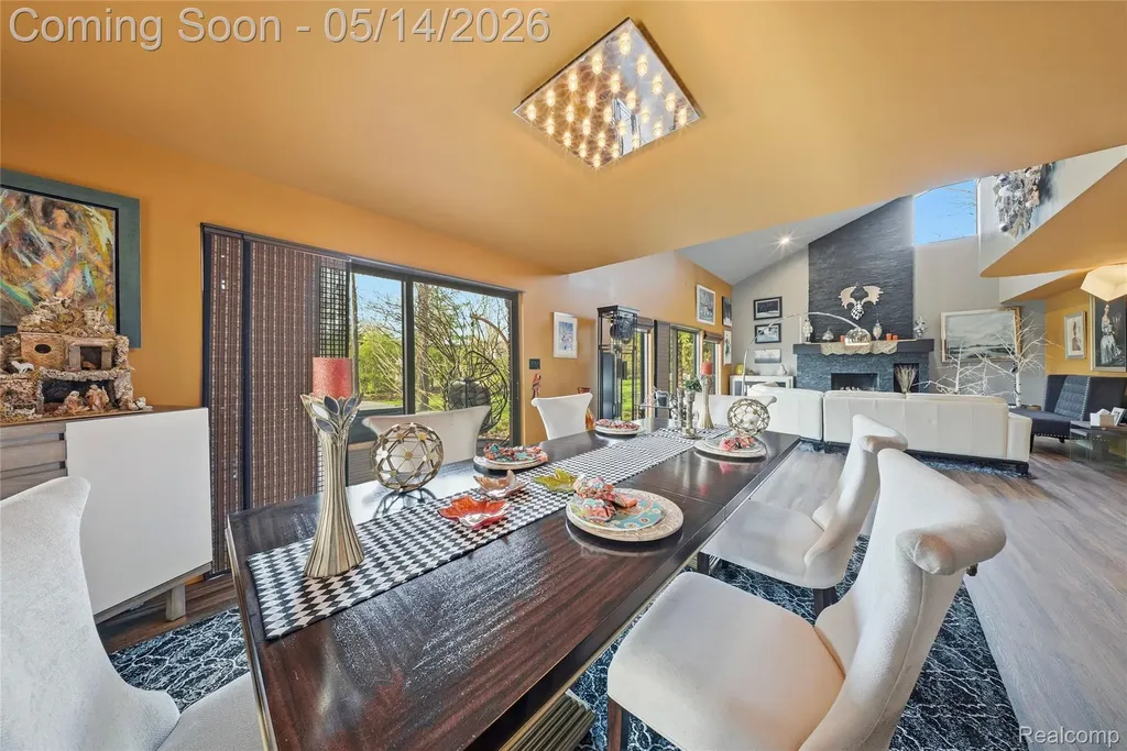 8727 Sarah Lane Grosse Ile Township MI 48138