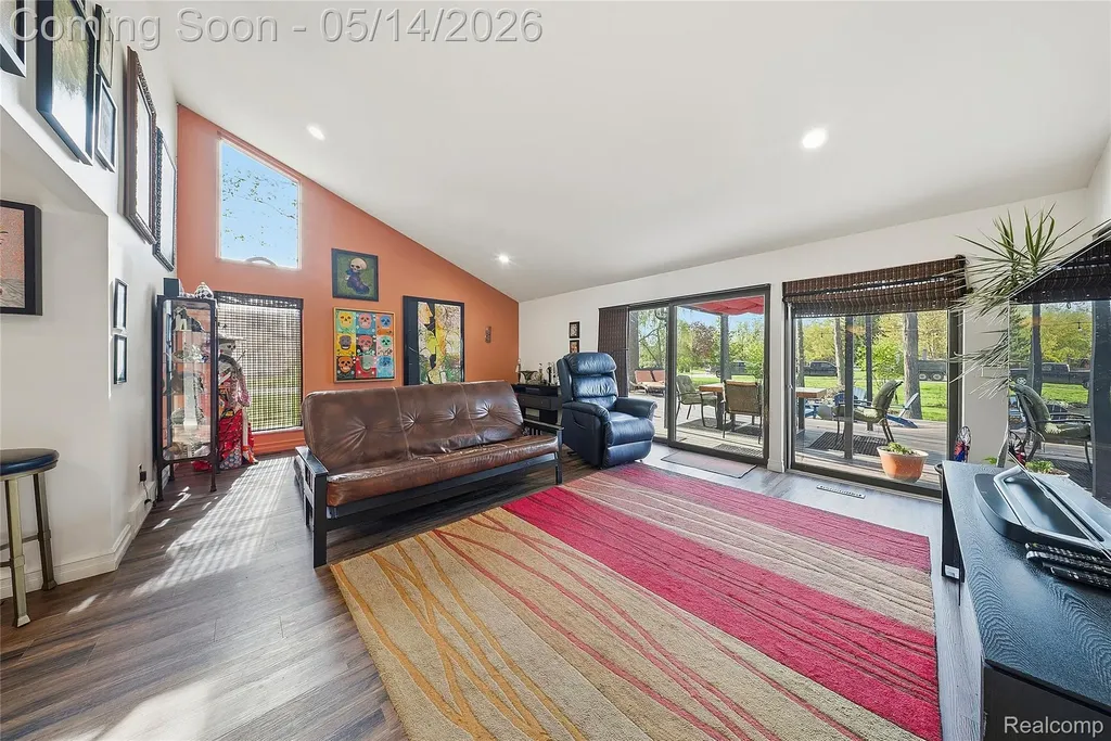 8727 Sarah Lane Grosse Ile Township MI 48138