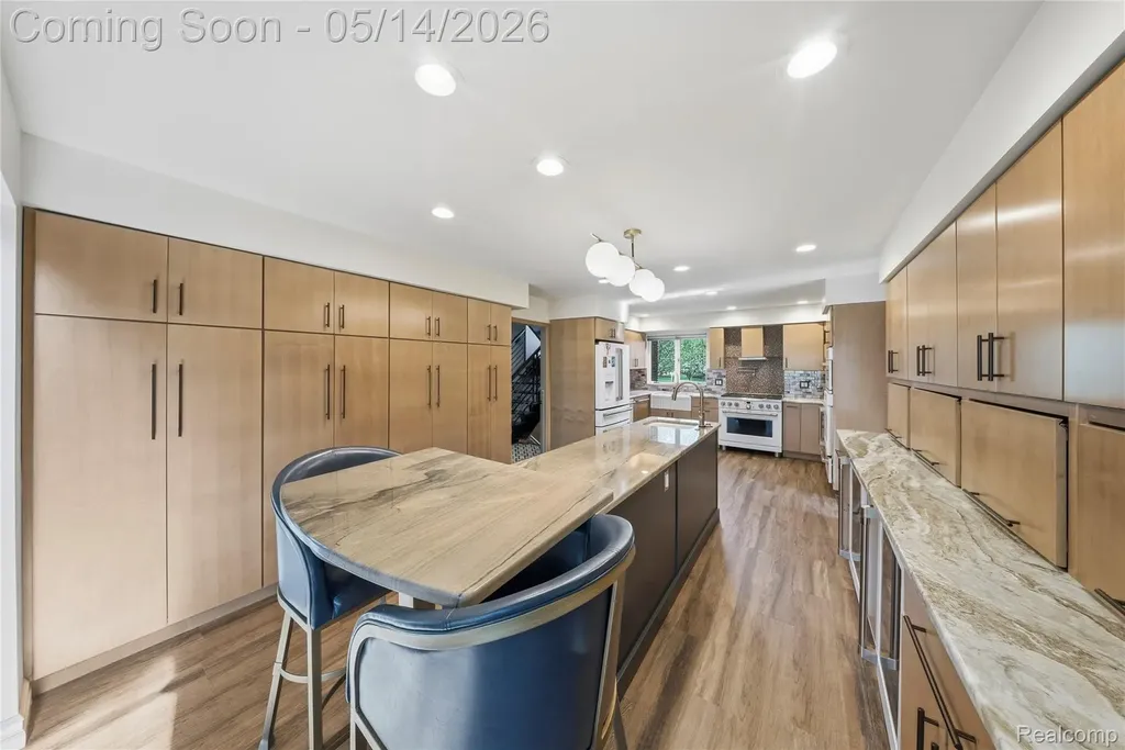 8727 Sarah Lane Grosse Ile Township MI 48138
