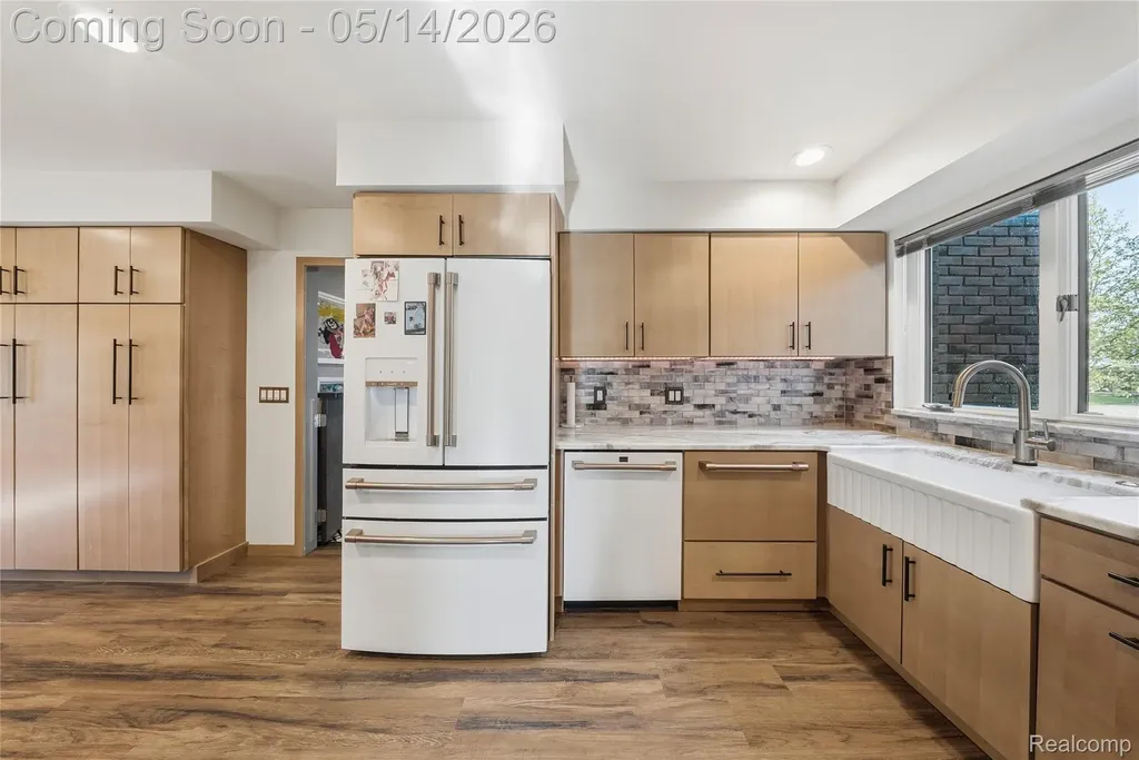 8727 Sarah Lane Grosse Ile Township MI 48138