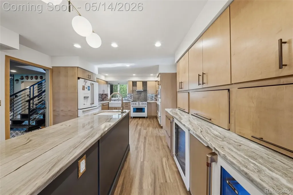 8727 Sarah Lane Grosse Ile Township MI 48138