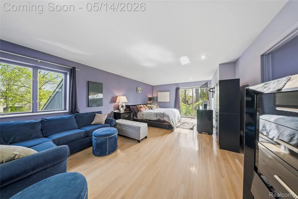 8727 Sarah Lane Grosse Ile Township MI 48138