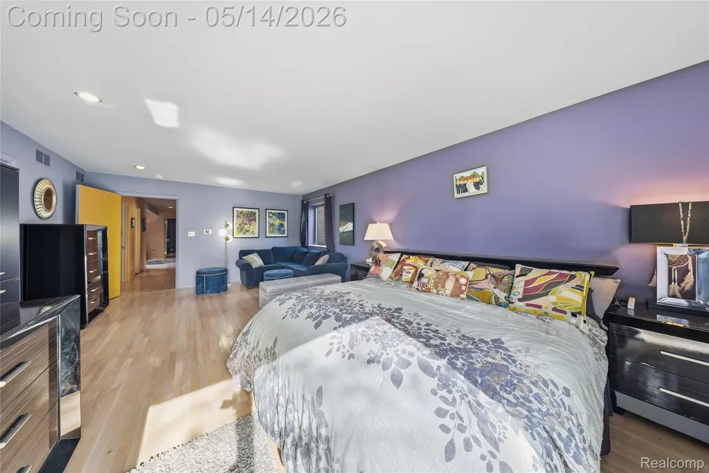8727 Sarah Lane Grosse Ile Township MI 48138