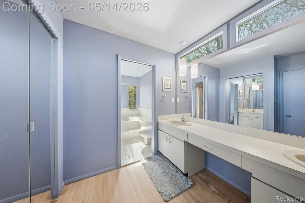 8727 Sarah Lane Grosse Ile Township MI 48138