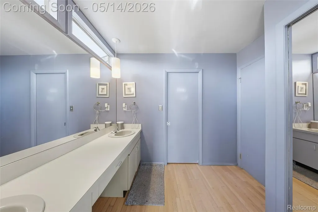 8727 Sarah Lane Grosse Ile Township MI 48138