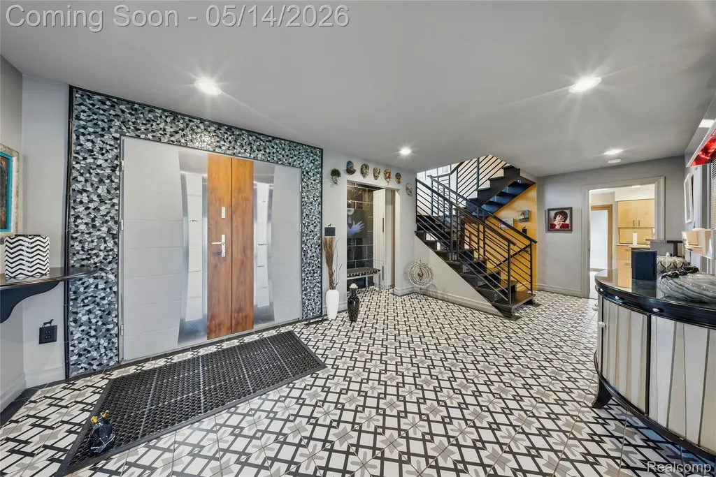 8727 Sarah Lane Grosse Ile Township MI 48138
