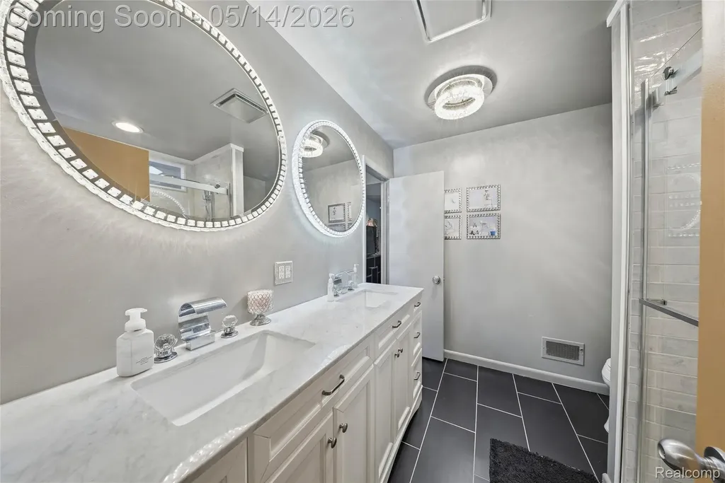 8727 Sarah Lane Grosse Ile Township MI 48138