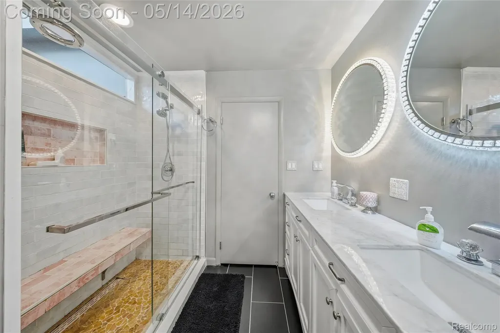 8727 Sarah Lane Grosse Ile Township MI 48138