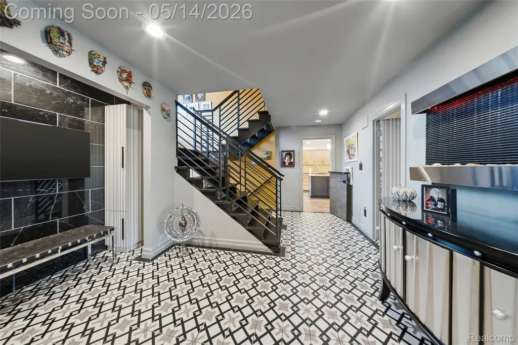 8727 Sarah Lane Grosse Ile Township MI 48138