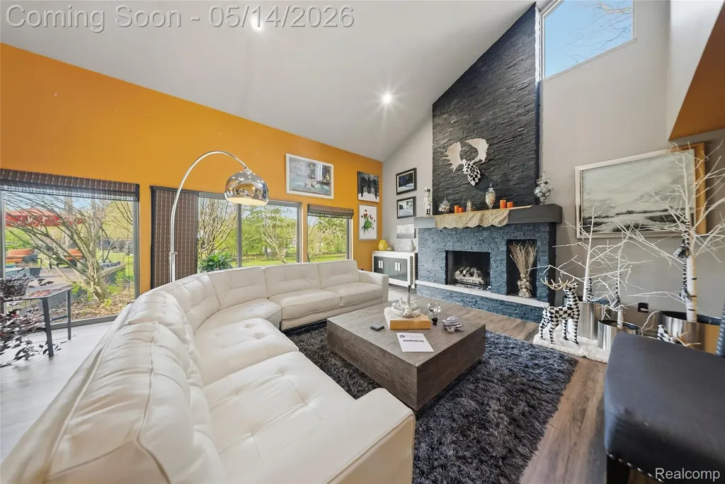8727 Sarah Lane Grosse Ile Township MI 48138