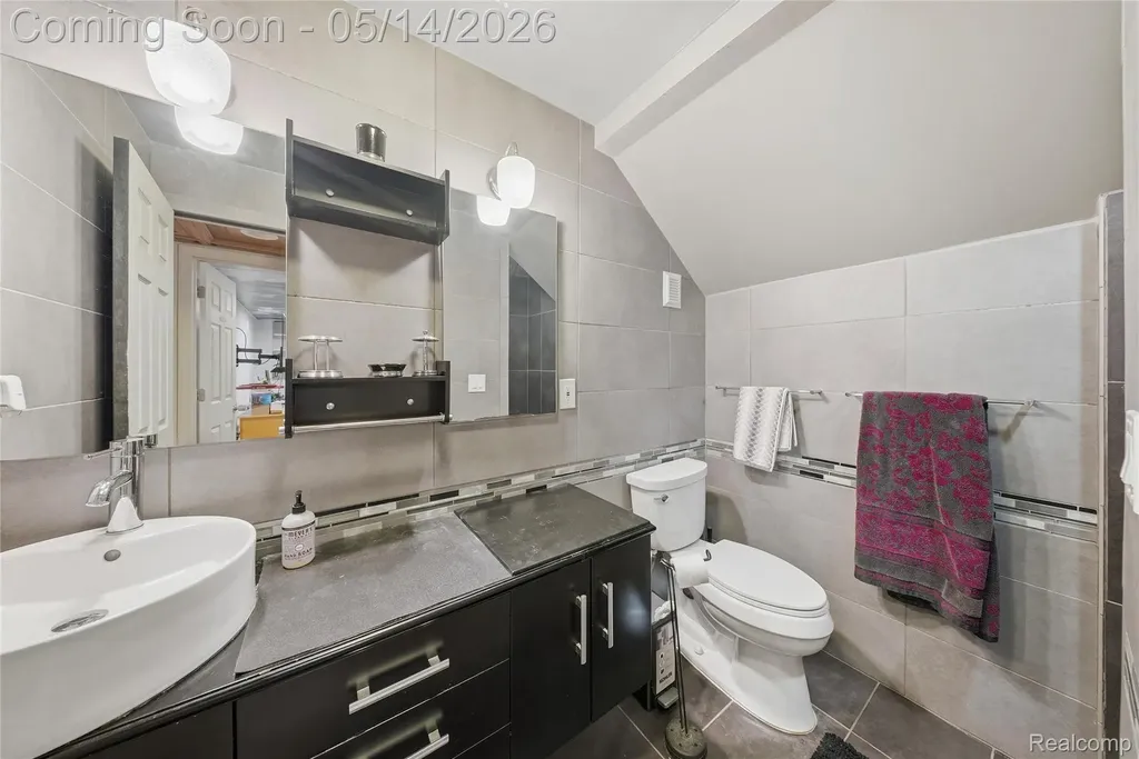 8727 Sarah Lane Grosse Ile Township MI 48138