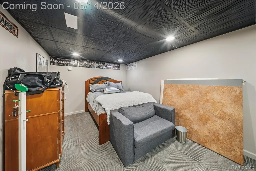 8727 Sarah Lane Grosse Ile Township MI 48138