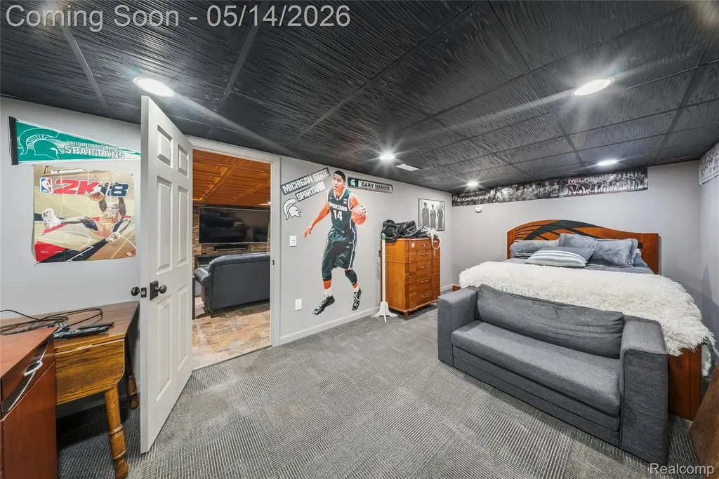 8727 Sarah Lane Grosse Ile Township MI 48138