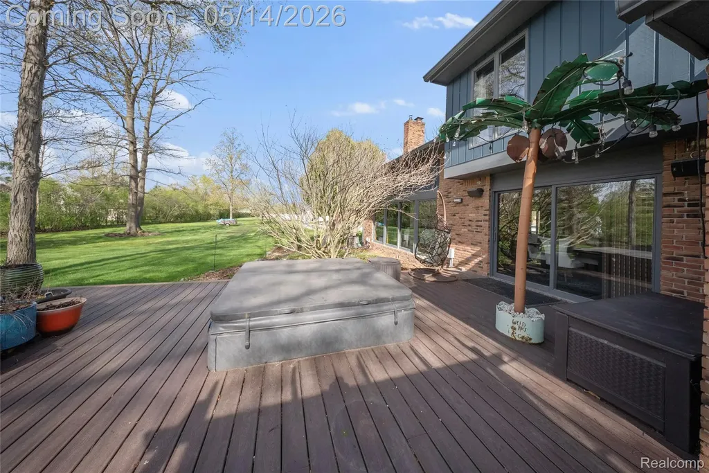 8727 Sarah Lane Grosse Ile Township MI 48138