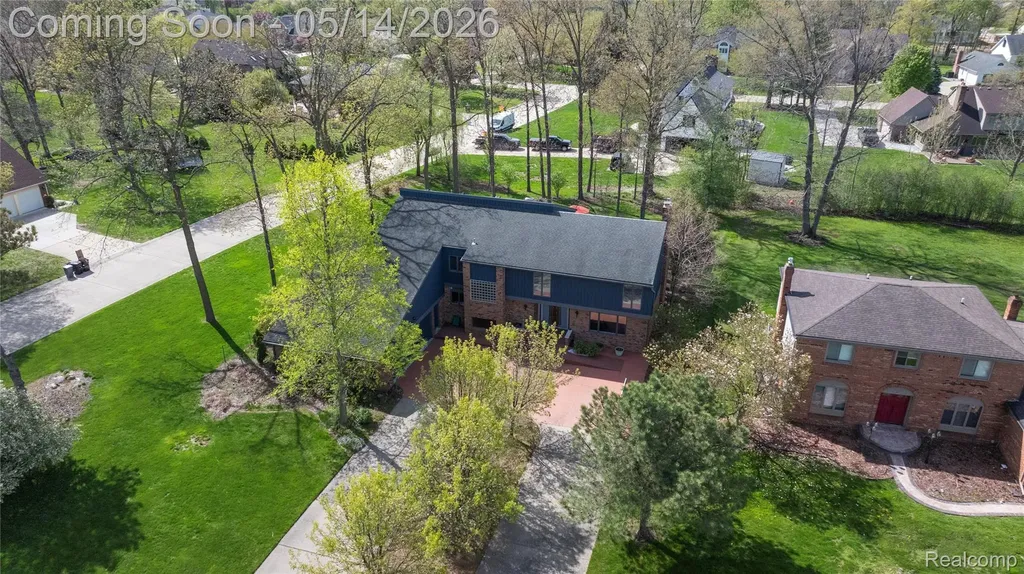 8727 Sarah Lane Grosse Ile Township MI 48138