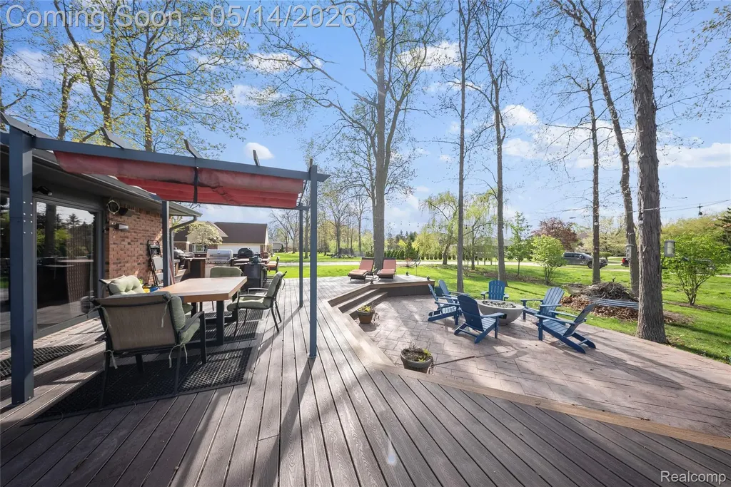 8727 Sarah Lane Grosse Ile Township MI 48138