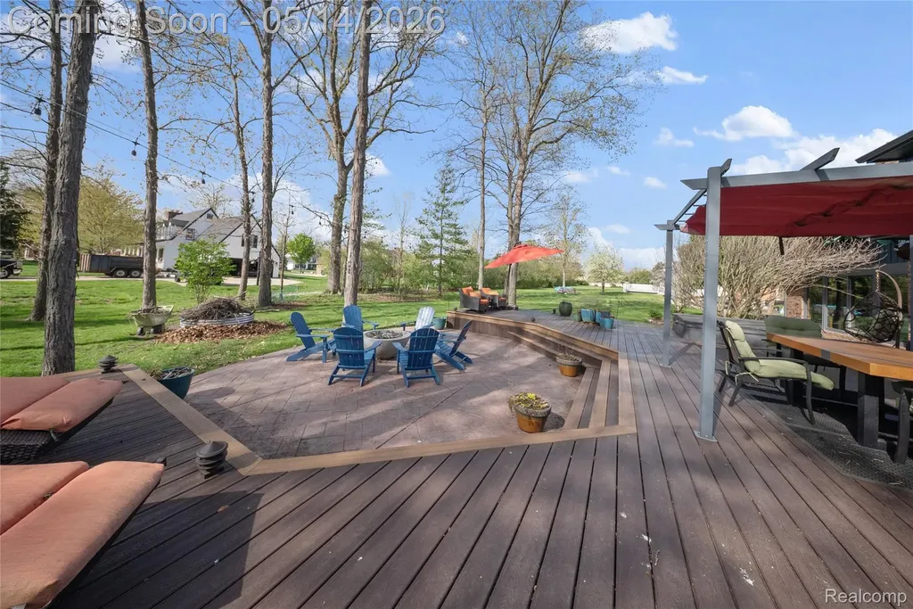 8727 Sarah Lane Grosse Ile Township MI 48138