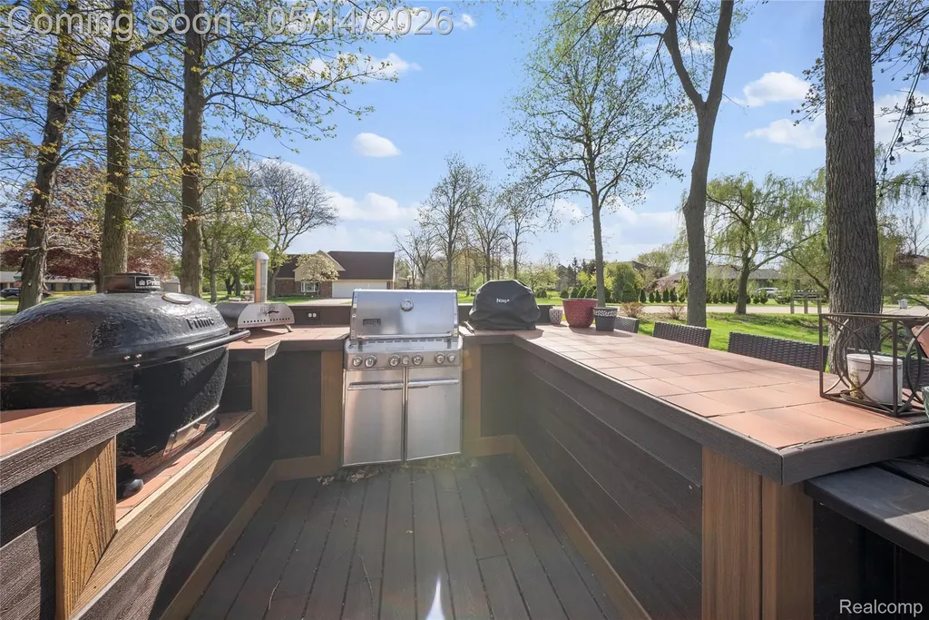 8727 Sarah Lane Grosse Ile Township MI 48138