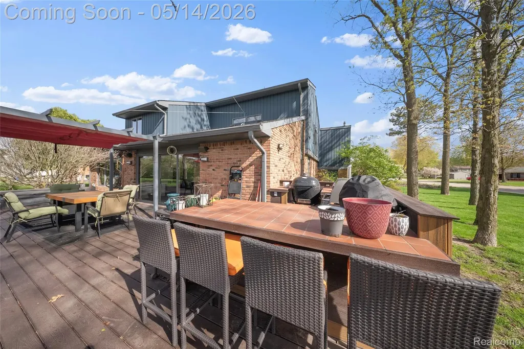 8727 Sarah Lane Grosse Ile Township MI 48138
