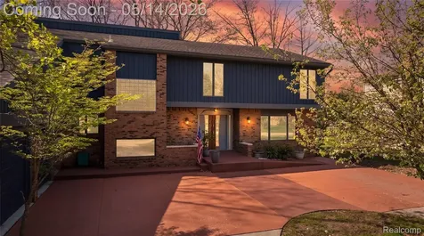 8727 Sarah Lane Grosse Ile Township MI 48138