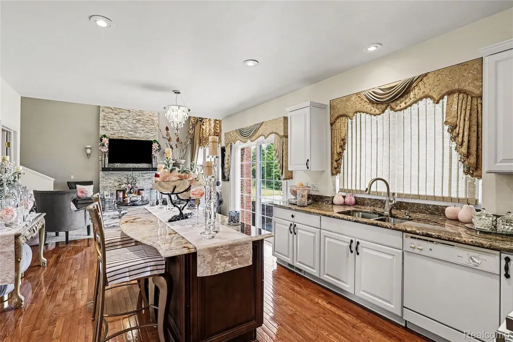 7316 N Central Park Shelby Charter Township MI 48317