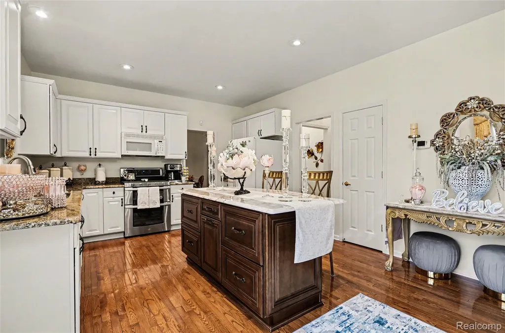 7316 N Central Park Shelby Charter Township MI 48317