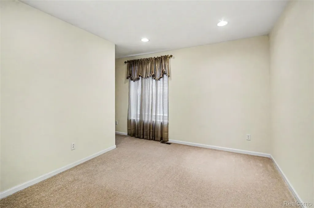 7316 N Central Park Shelby Charter Township MI 48317