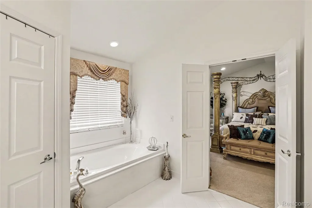 7316 N Central Park Shelby Charter Township MI 48317