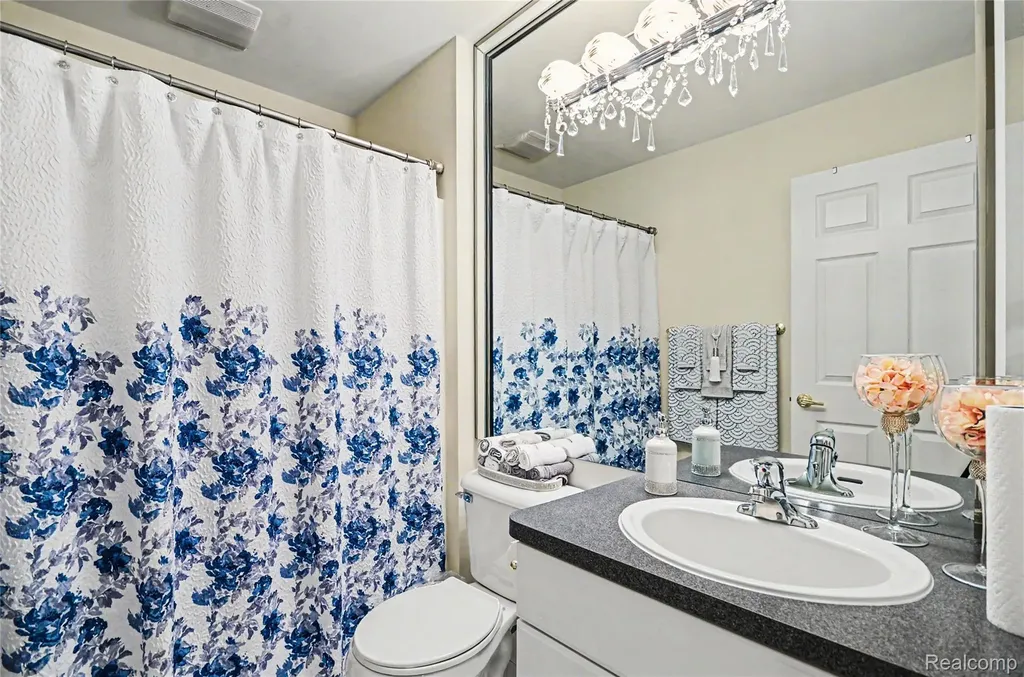 7316 N Central Park Shelby Charter Township MI 48317