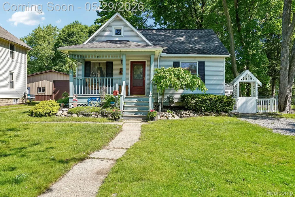 157 East Street Oxford Village MI 48371