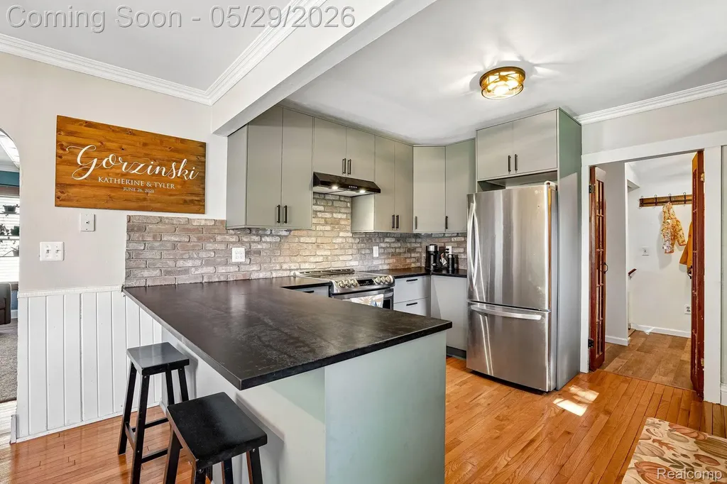 157 East Street Oxford Village MI 48371