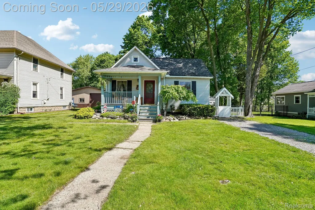 157 East Street Oxford Village MI 48371