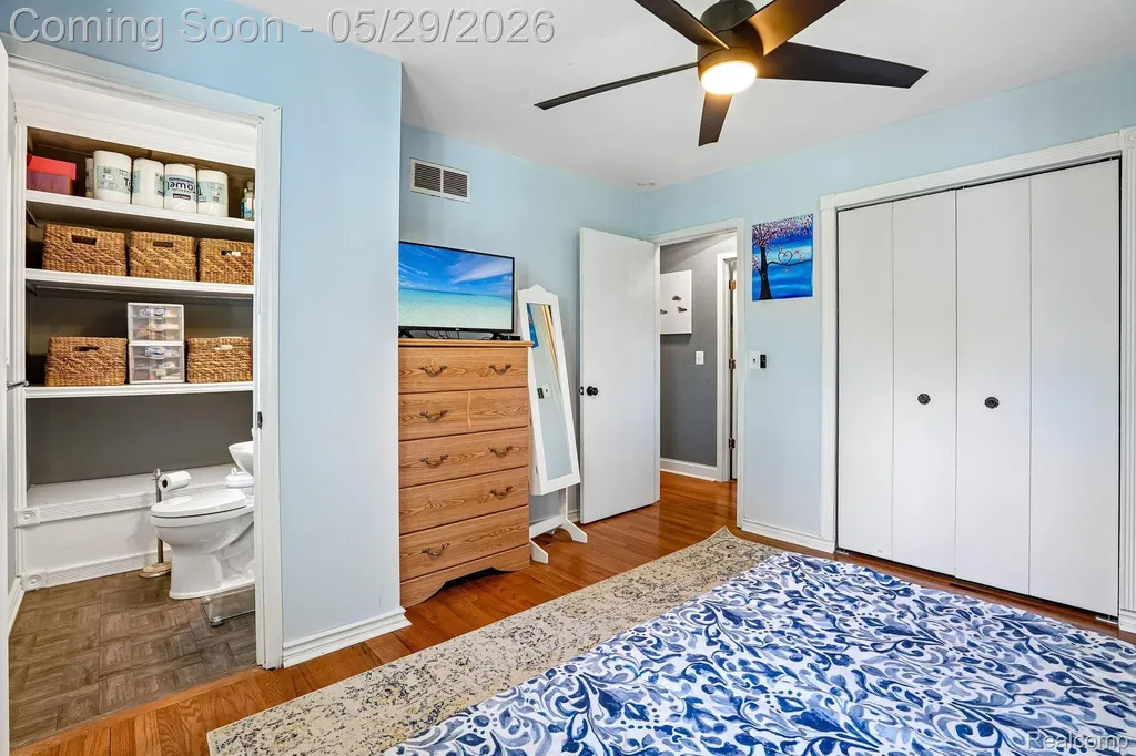 157 East Street Oxford Village MI 48371