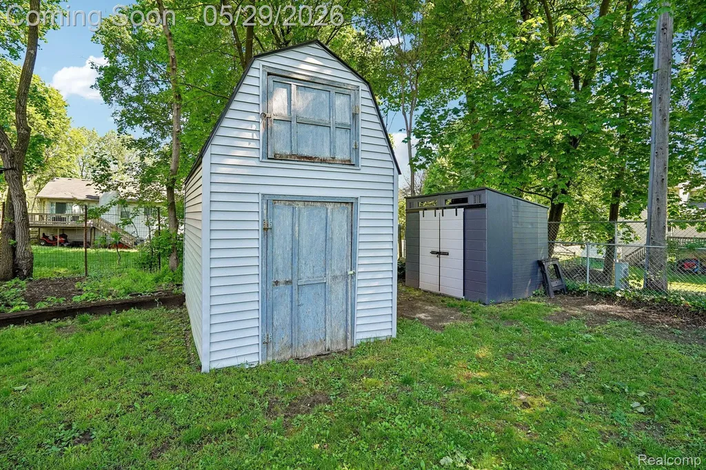 157 East Street Oxford Village MI 48371