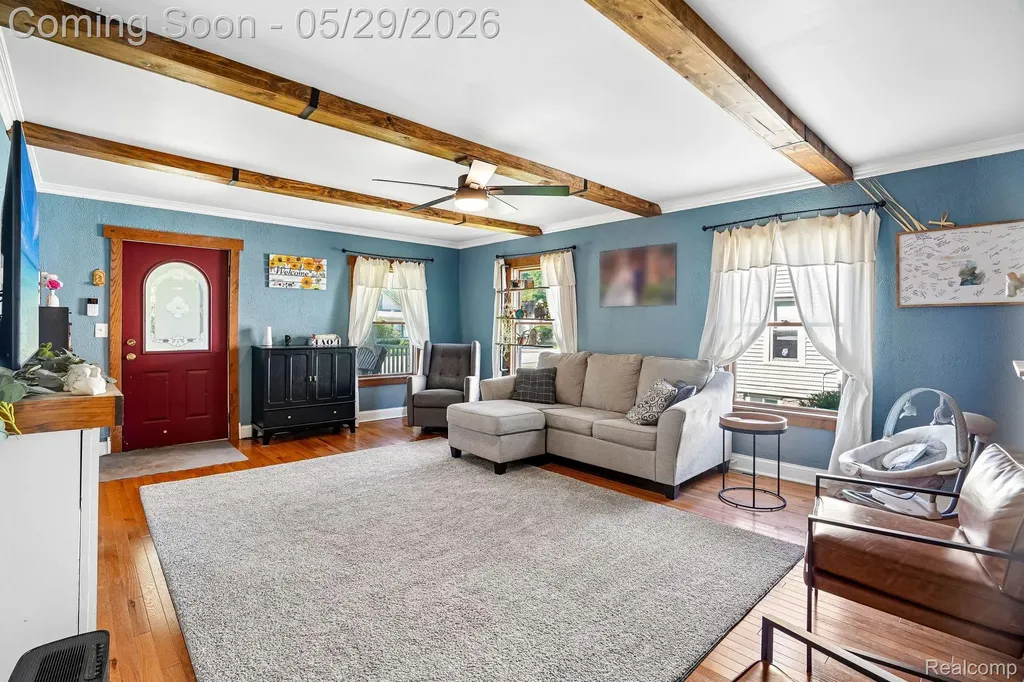 157 East Street Oxford Village MI 48371