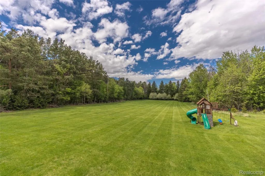 7893 Lantern Drive Almont Township MI 48003