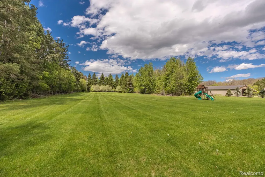 7893 Lantern Drive Almont Township MI 48003