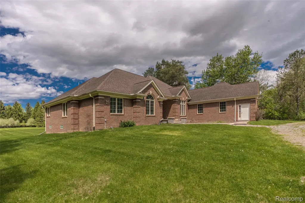 7893 Lantern Drive Almont Township MI 48003